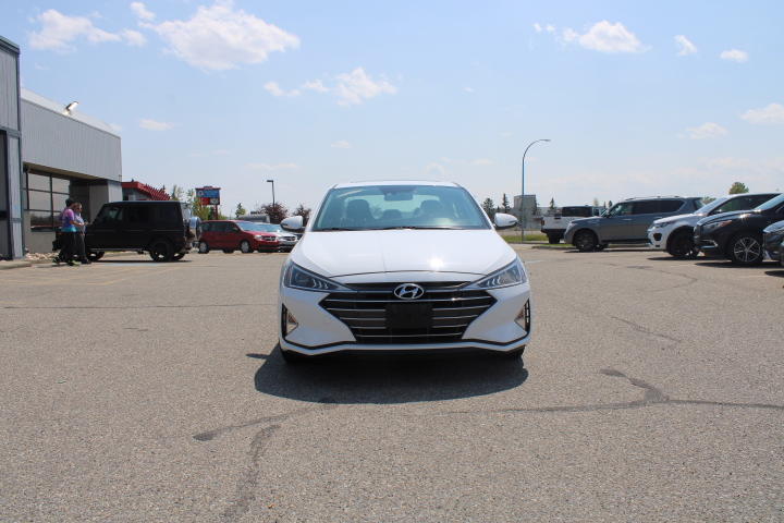 Preowned 2020 Hyundai Elantra Limited in Calgary Alberta