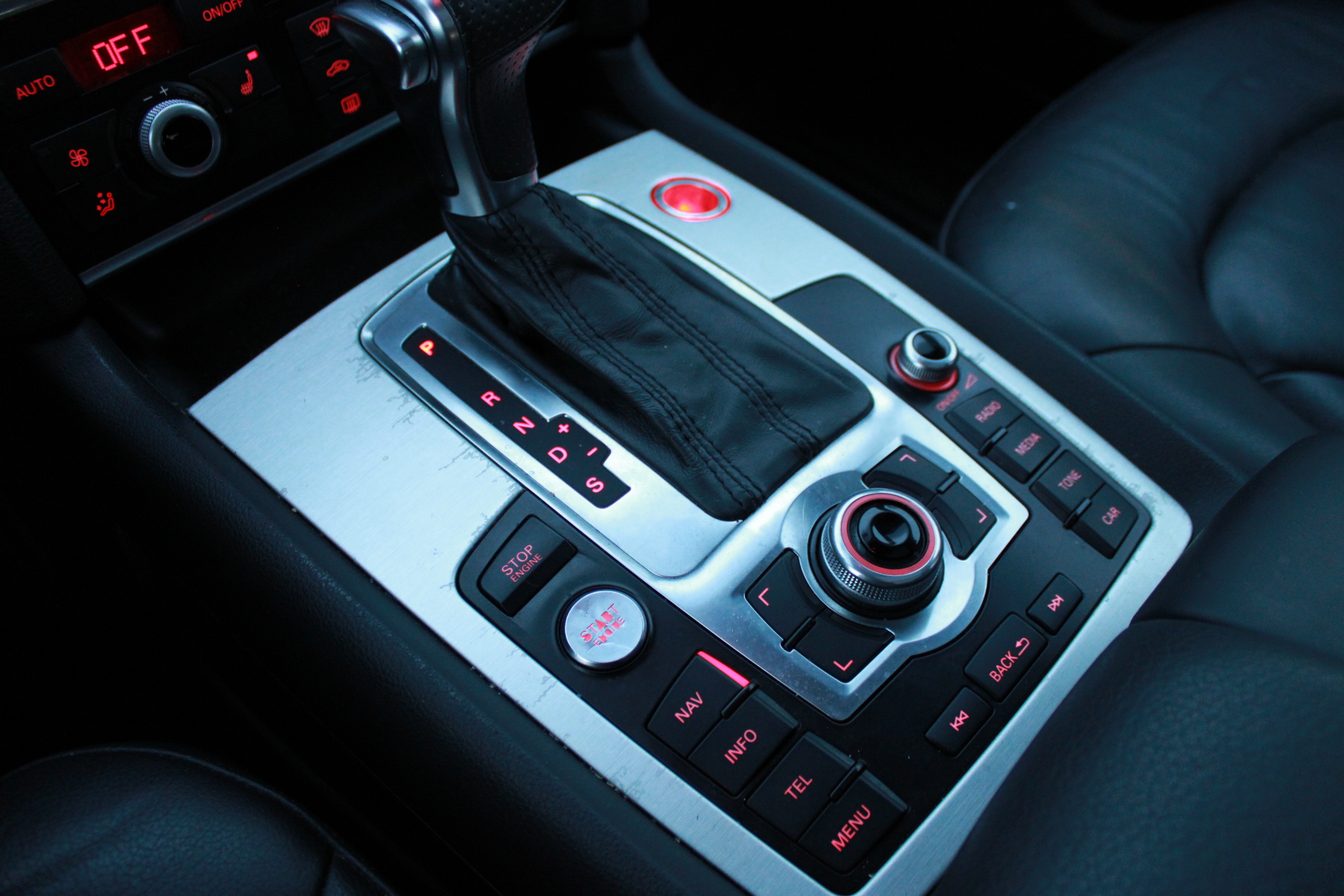 Preowned 2014 Audi Q7 3.0T Quattro Technik S-line in Calgary Alberta