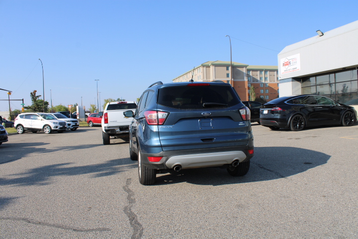 Preowned 2018 Ford Escape SE 4WD in Calgary Alberta